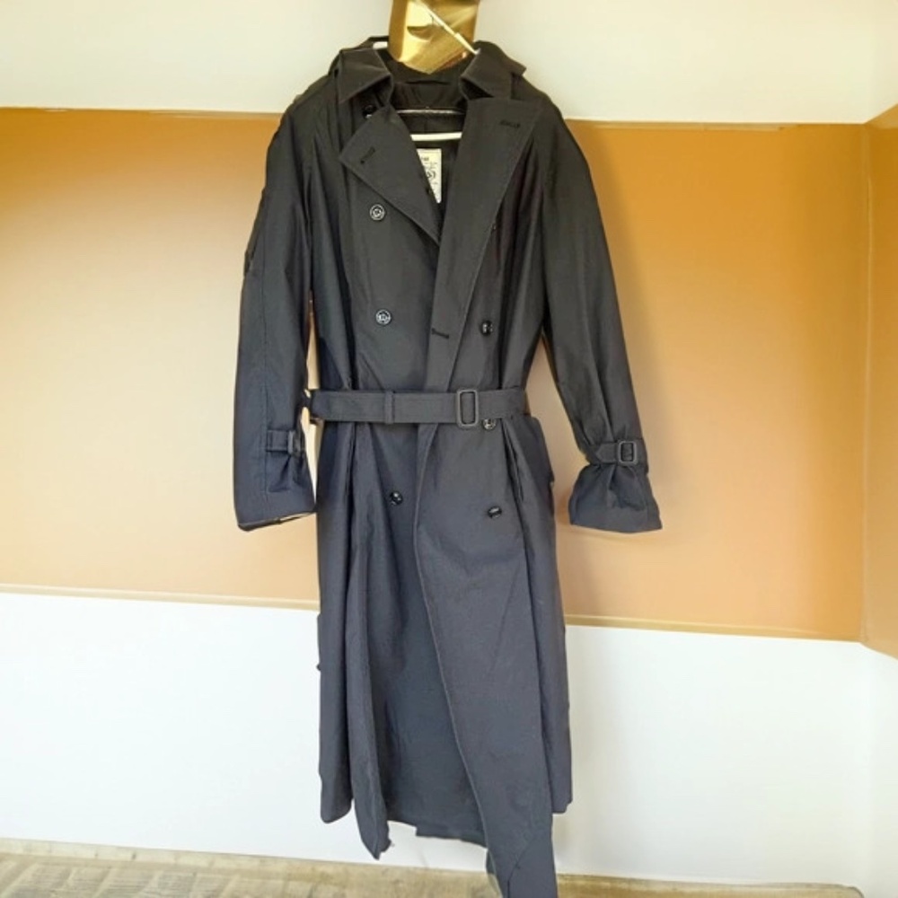 US Air Force all weather, rain-resistant trench-coat w/ removable liner, navy